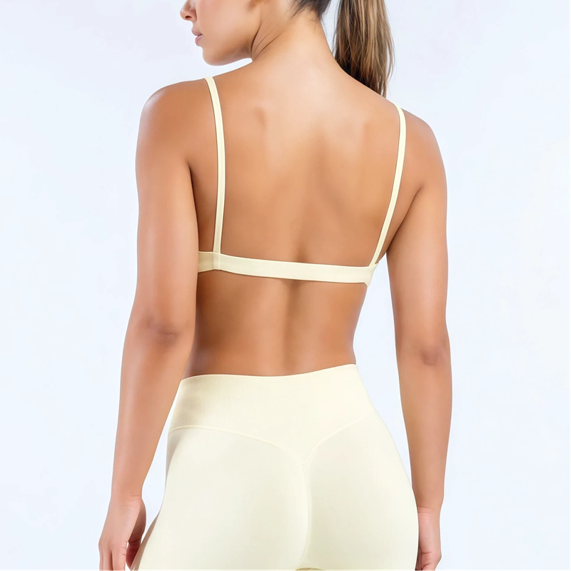 HISTELLO Impact Scoop Neck Bra - огляд і ціна Yoga Fitness Body